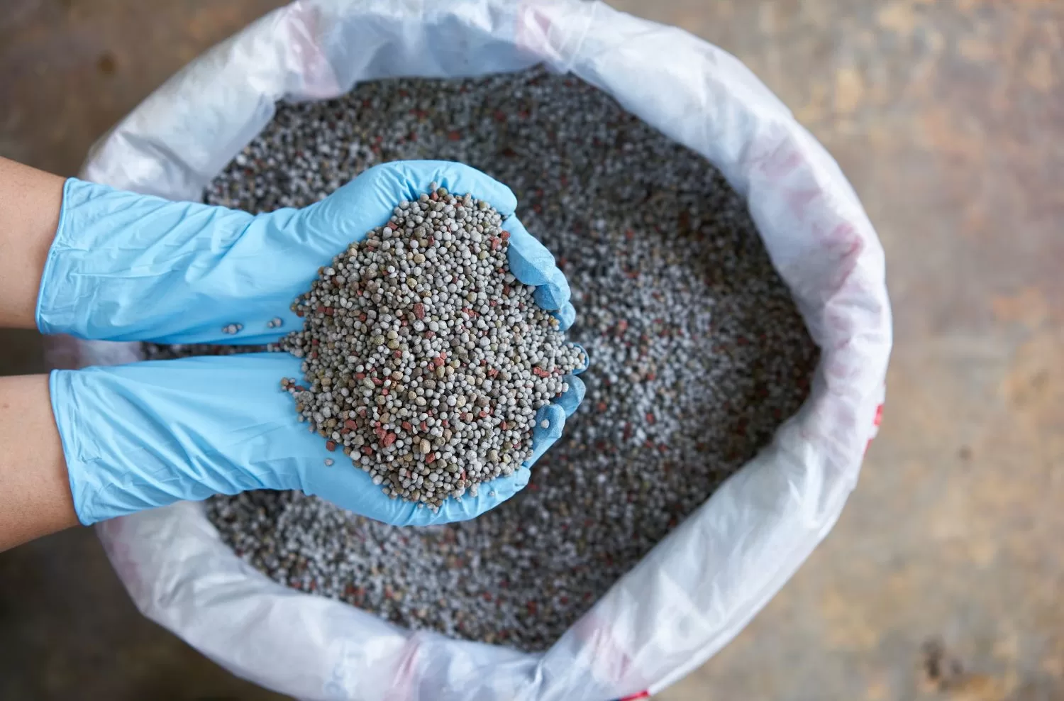 The benefits of using organic soil and fertilizers
